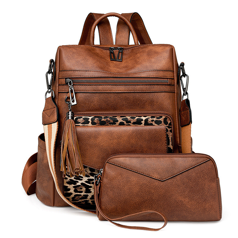  Bags and leather goods 